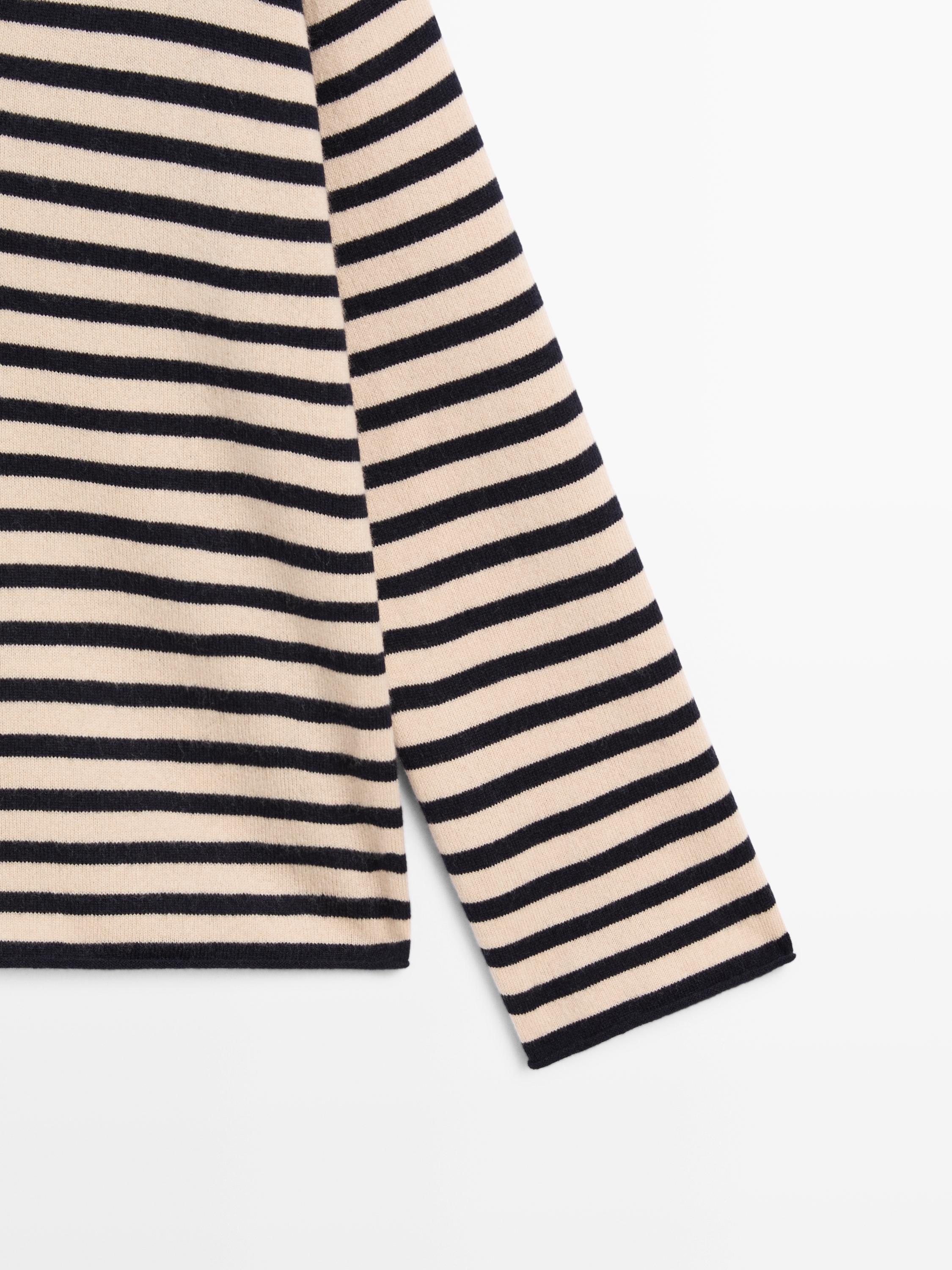 Pull maille à rayures et col en V